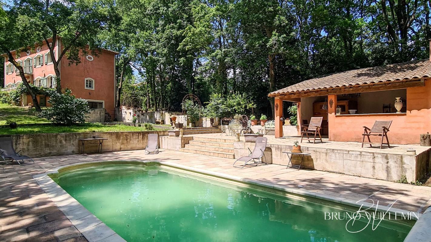 BASTIDE DE CHARME R+1  206m² sur TERRAIN  6.946m² avec PISCINE et GARAGE