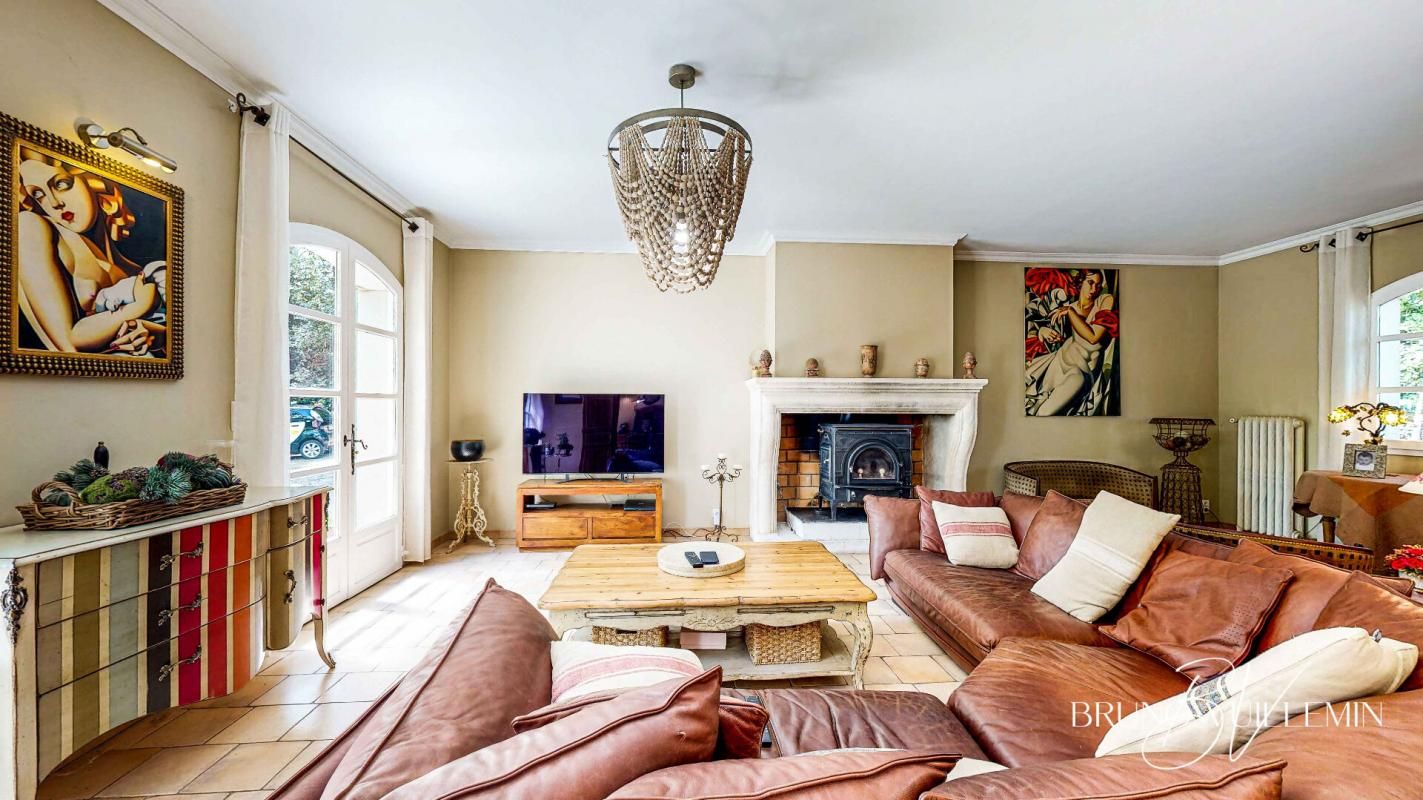 CARCASSONNE BASTIDE DE CHARME R+1 206m² sur TERRAIN 6.946m² avec PISCINE et GARAGE 4