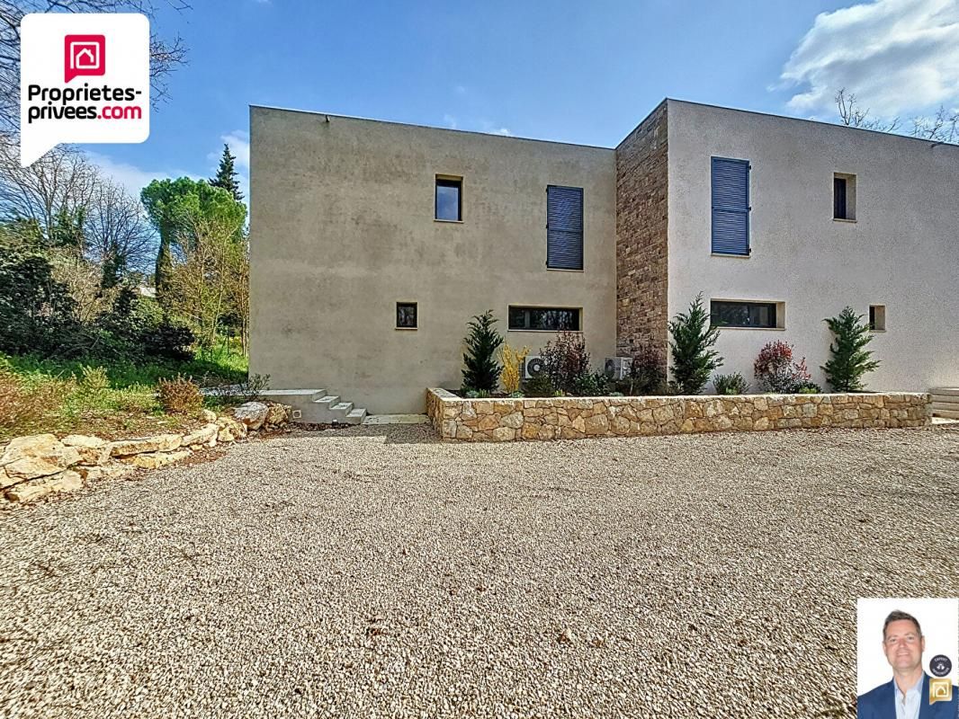 SAINT-CEZAIRE-SUR-SIAGNE MAISON CONTEMPORAINE NEUVE 4 PIECES 113 M2 jumelée avec terrain de 460 M2 3