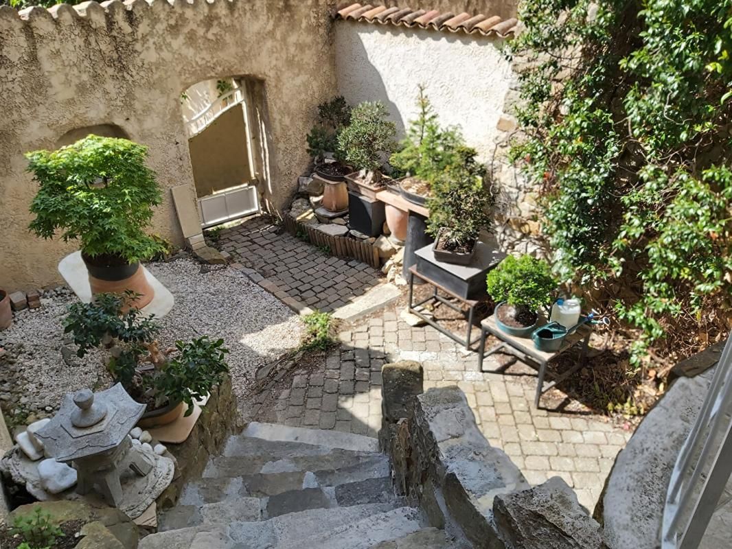 SAINT-ETIENNE-LES-ORGUES Maison de village Saint Etienne Les Orgues 7 pièce(s) 160 m2 2