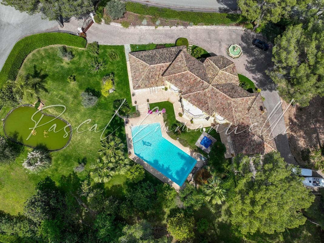MOUGINS Villa Provençale Mougins 8 pièce(s) 460 m2 2