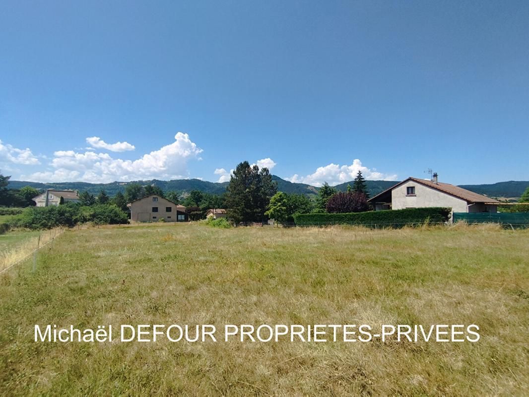 BAS-EN-BASSET Bas-en-Basset 43210 terrain à bâtir de 900 m² 2