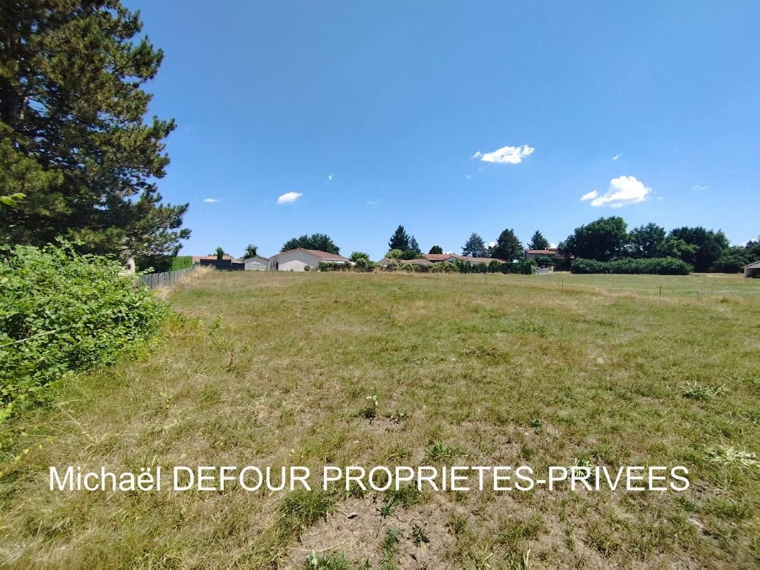 BAS-EN-BASSET Bas-en-Basset 43210 terrain à bâtir de 900 m² 4