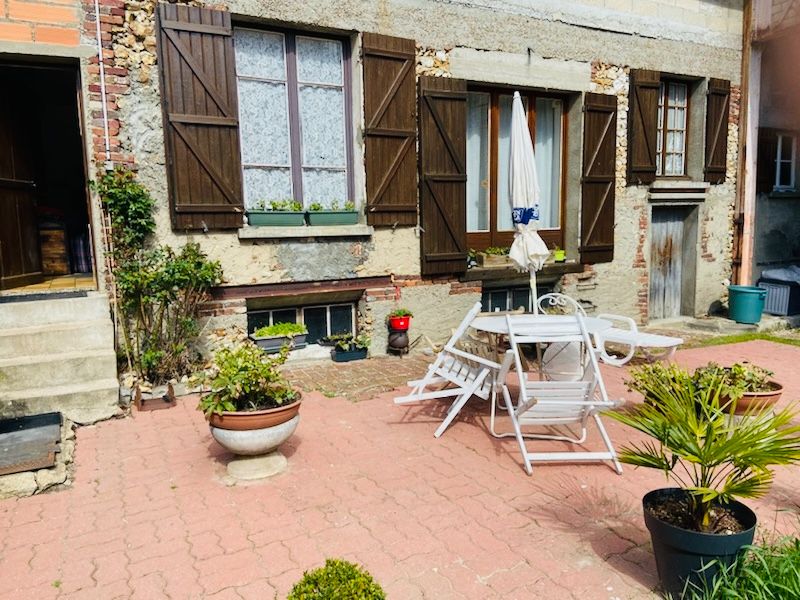 VILLEMEUX-SUR-EURE Maison de 170m2 plain pied avec commerce et immeuble 2