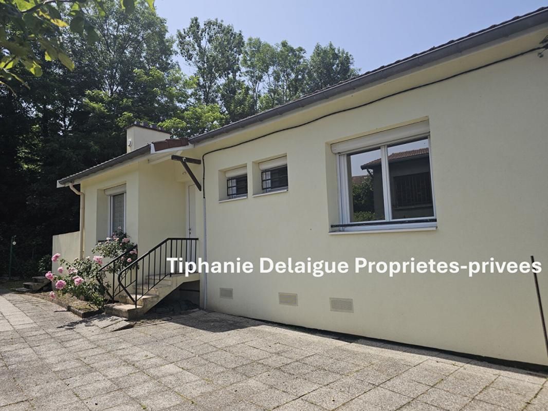 LE CHAMBON-FEUGEROLLES Le Chambon-feugerolles 42500 Maison 115 m² 2 Garages + T1 bis en sous sol 3