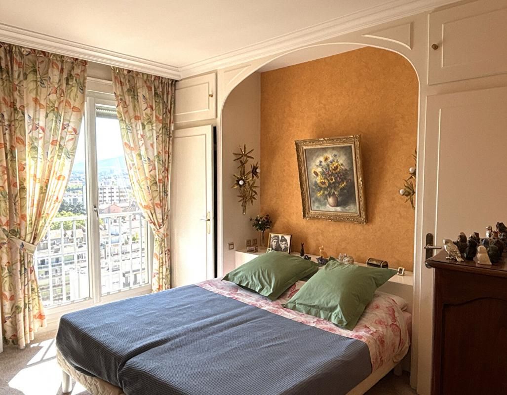 SAINT-ETIENNE Saint Etienne 42000 Appartement S117m² 3 chambres 2 GARAGES 1 CAVE 4