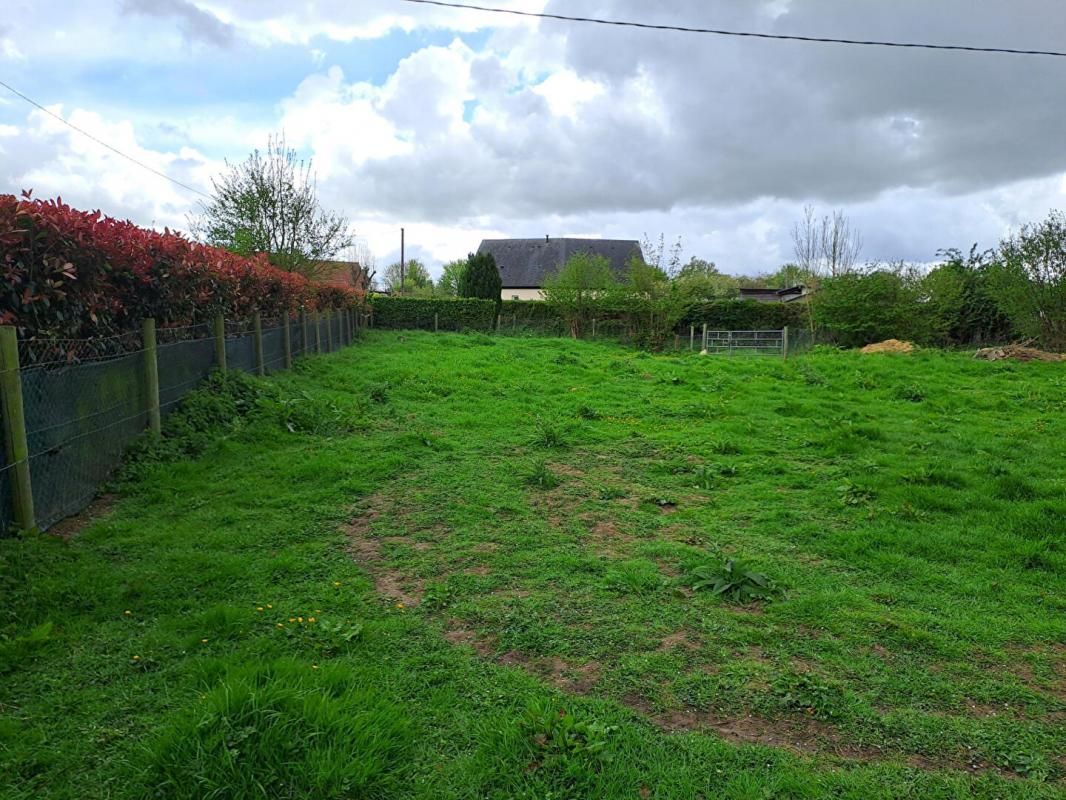 EPAIGNES 27260 Epaignes- Terrain à  bâtir de 770 m² - 46 000 Euros 3
