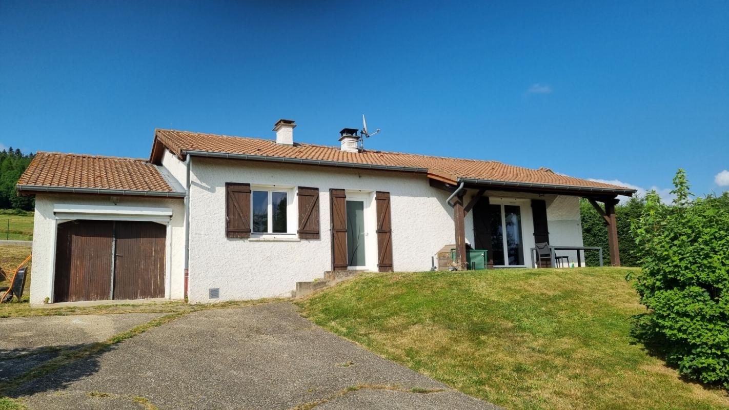 RIOTORD Riotord 43220 Maison PLAIN-PIED rénovée en 2021 95,33m² 2 chambres 2 garages sur 1500m² de terrain 1