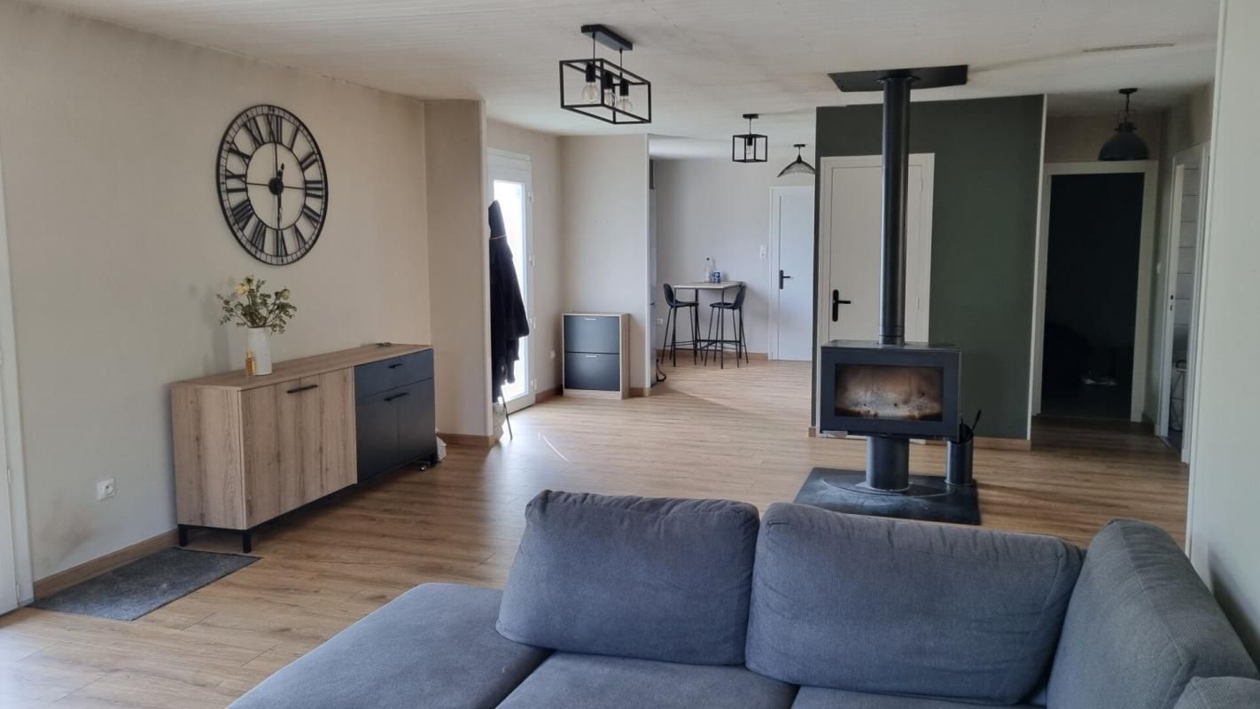 RIOTORD Riotord 43220 Maison PLAIN-PIED rénovée en 2021 95,33m² 2 chambres 2 garages sur 1500m² de terrain 3