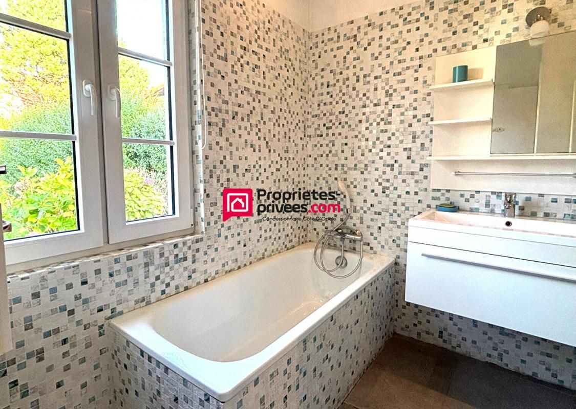 AUDINGHEN Votre agence "Propriétés-Privées .com" vous propose : 4