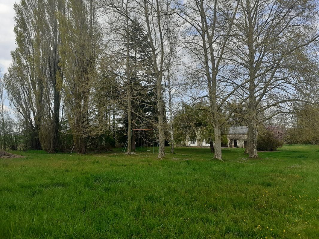 BAUGÉ-EN-ANJOU Maison Bauge En Anjou 7 pièce(s) 167 m2 4