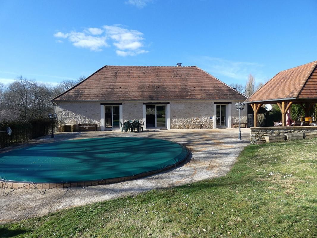 EXCIDEUIL Maison Excideuil 11 pièce(s) 288 m2 2