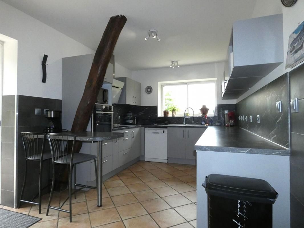 EXCIDEUIL Maison Excideuil 11 pièce(s) 288 m2 4