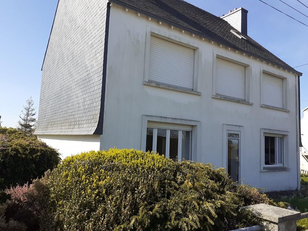 Maison indépendante avec 5 chambres sur terrain de 1 050 m² à Telgruc (29 560)