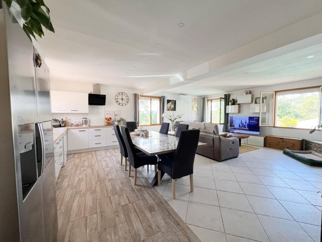 ROCBARON Rocbaron! Propriété de 170m² en position dominante 3