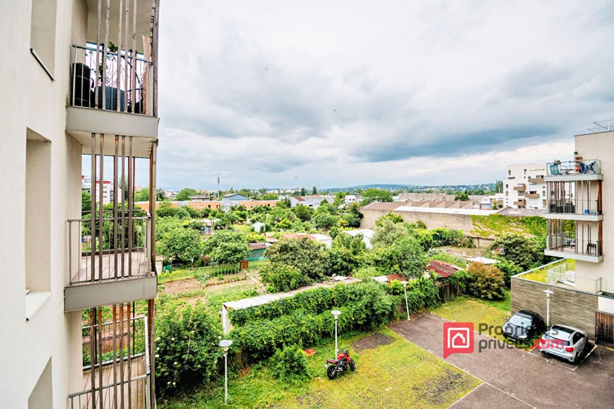 VILLEURBANNE Villeurbanne (69100), Appartement 3 pièces de 53m² hab, Bon état proche du neuf!, garage 2