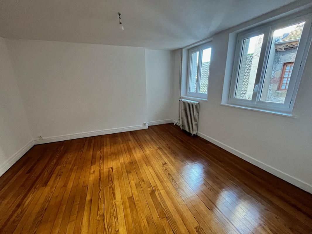 MOULINS Appartement Moulins hyper centre 3 pièce(s) 60 m2 3