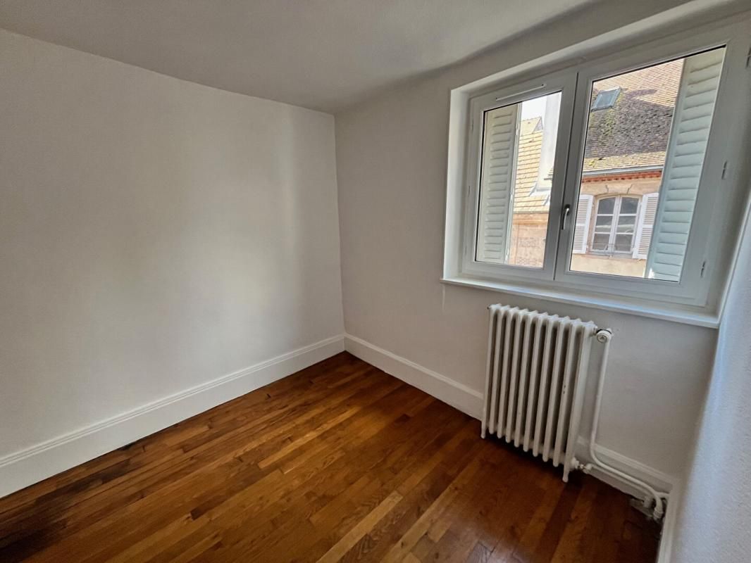 MOULINS Appartement Moulins hyper centre 3 pièce(s) 60 m2 4