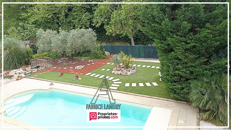 Villa 200 m2 avec jardin paysagé avec piscine 9x4.5 m