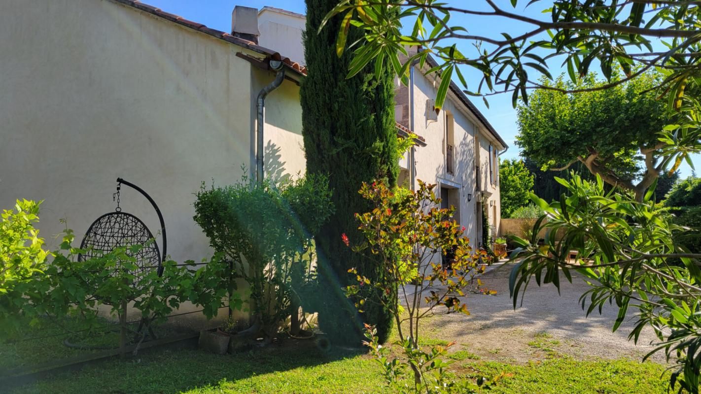 CHATEAURENARD Mas en campagne - Châteaurenard 13160 - 4 chambres- 1 bureau - piscine - jardin et dépendances 2