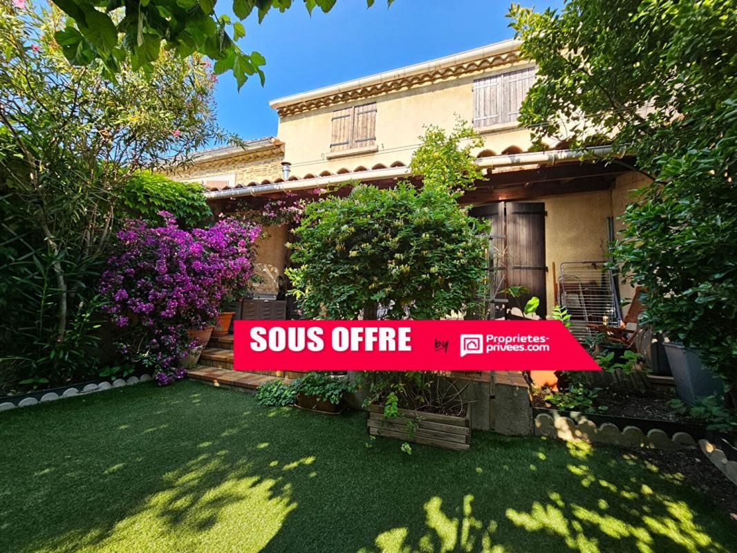 Maison DE VILLAGE DE PIERRES GRAND GARAGE ET JARDIN