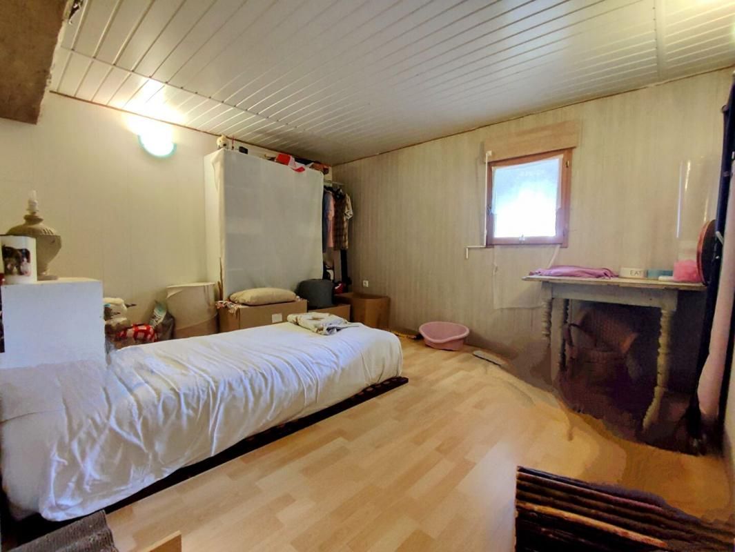 LESTERPS Maison 6 pièces jardin clôturé en totalité, puit tout à l'égout 4