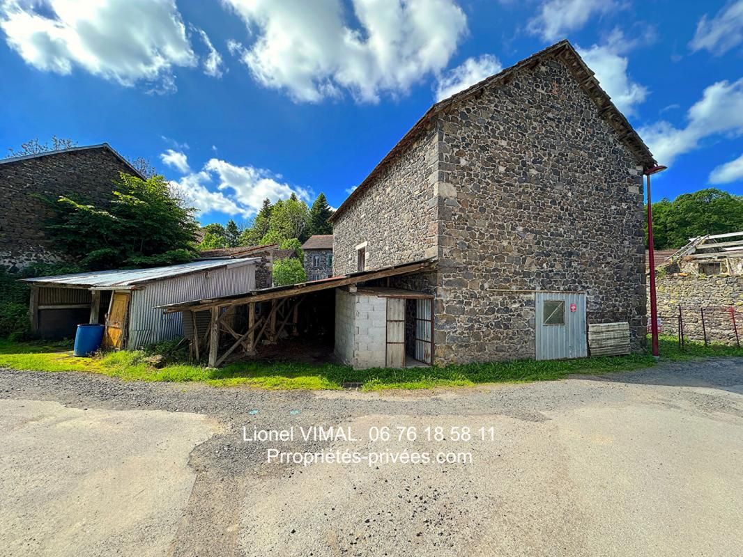 SAINT-OURS Grange d'env 216 m2 ( 2 niveaux ) avec 3 accès et 2 terrains sur 660 m2 2