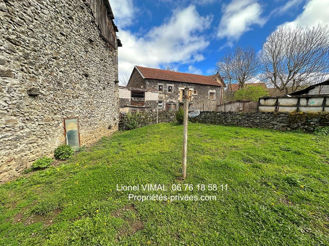 SAINT-OURS Grange d'env 216 m2 ( 2 niveaux ) avec 3 accès et 2 terrains sur 660 m2 4