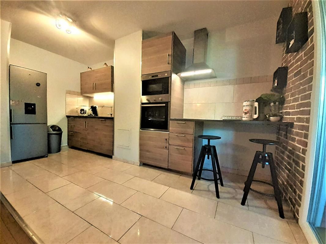 SAINT-DENIS Appartement SAINT DENIS 42 m² 3