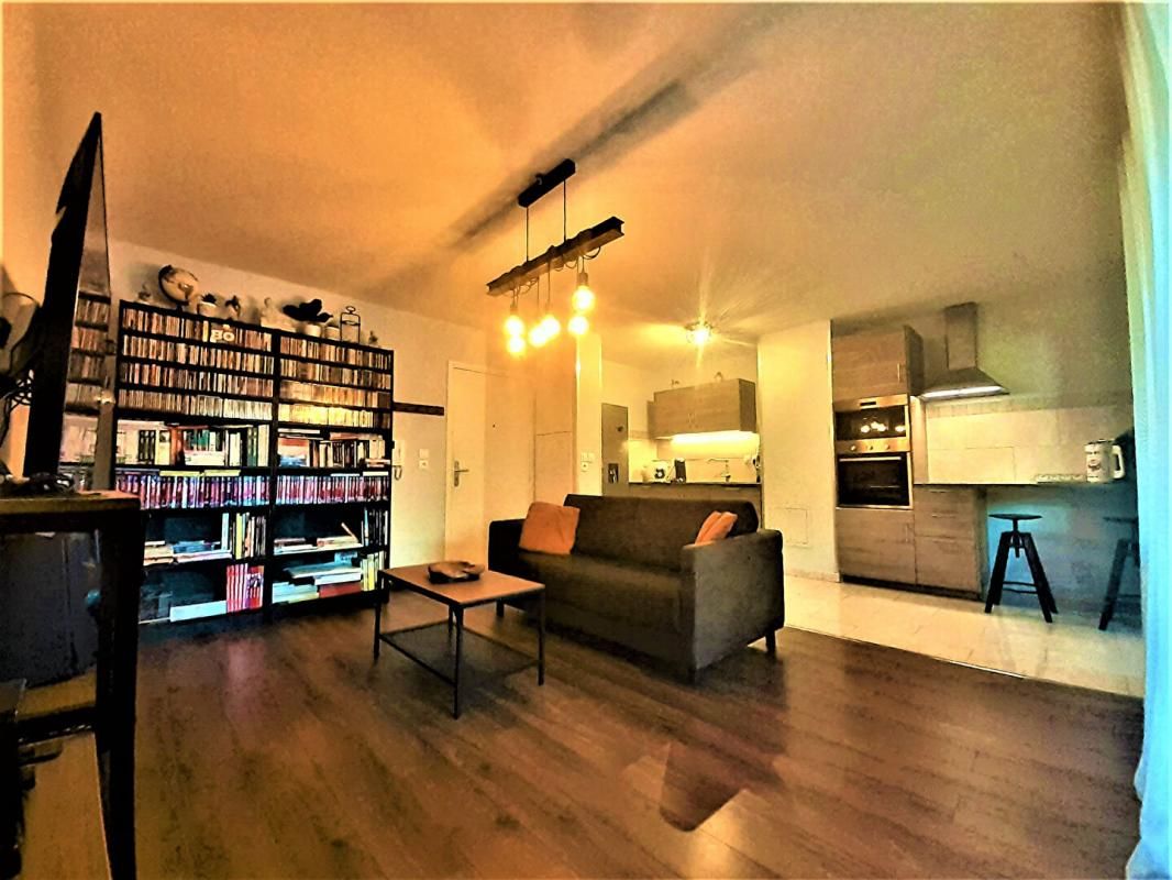 SAINT-DENIS Appartement SAINT DENIS 42 m² 4