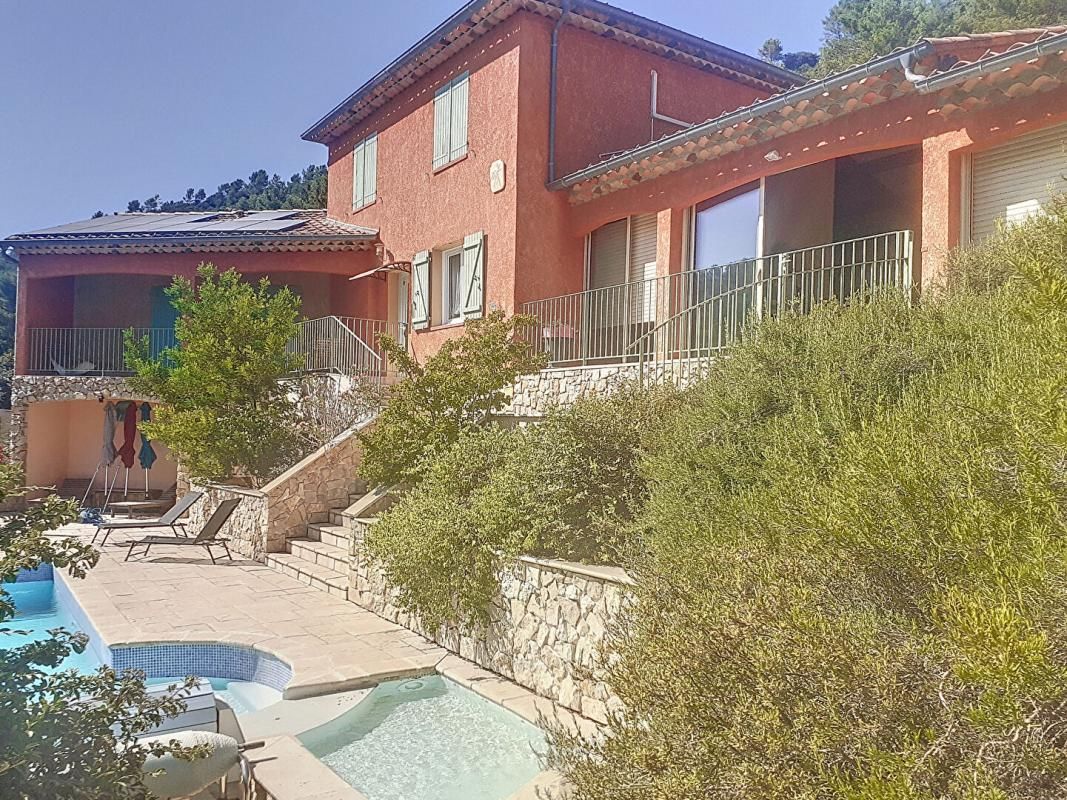VINS-SUR-CARAMY Villa Vins Sur Caramy 6 pièces de 197m² avec piscine et annexes 3