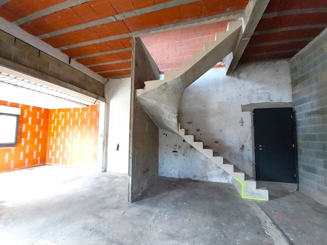 PAULHAN Villa Paulhan 145 m2  avec jardinet et garage 2