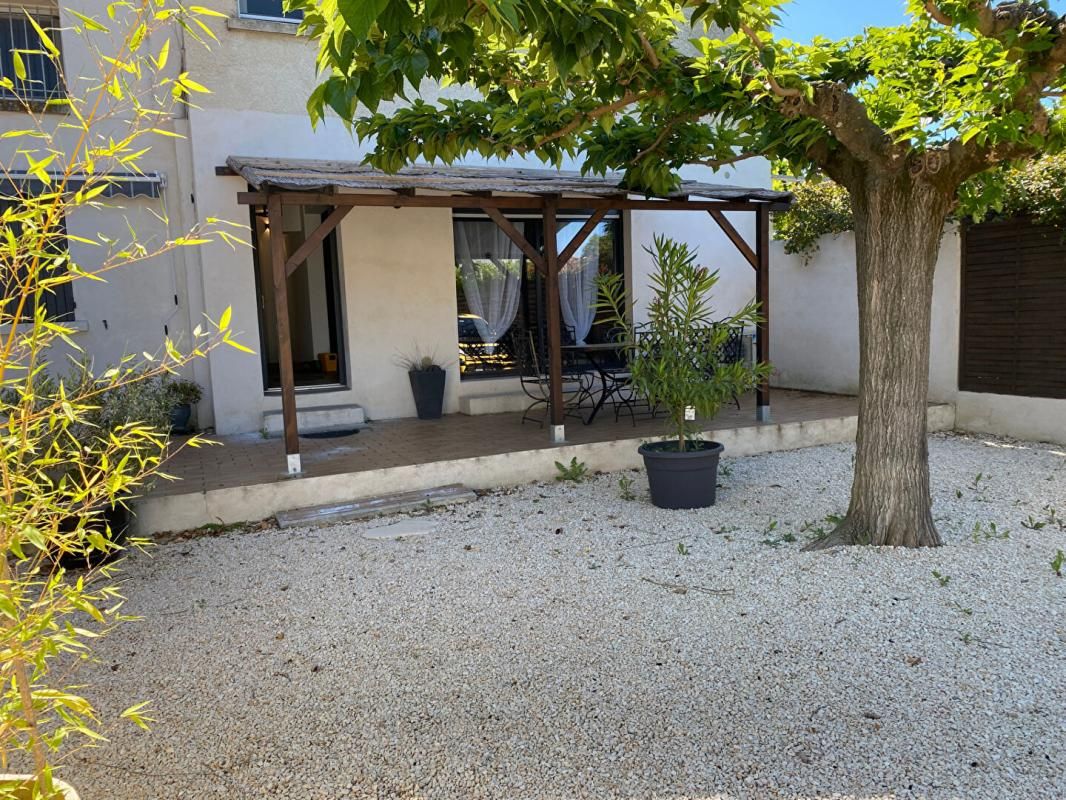 A VENDRE BARBENTANE MAISON, 2 CHAMBRES, JARDIN,GARAGE
