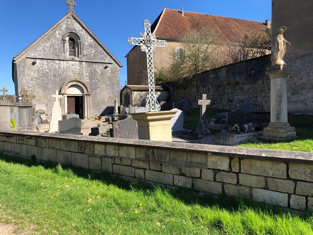GRANDECOURT Ancien abbey à 3/4h de Vesoul, 14 chambres et de grandes possibilités d'extension 2
