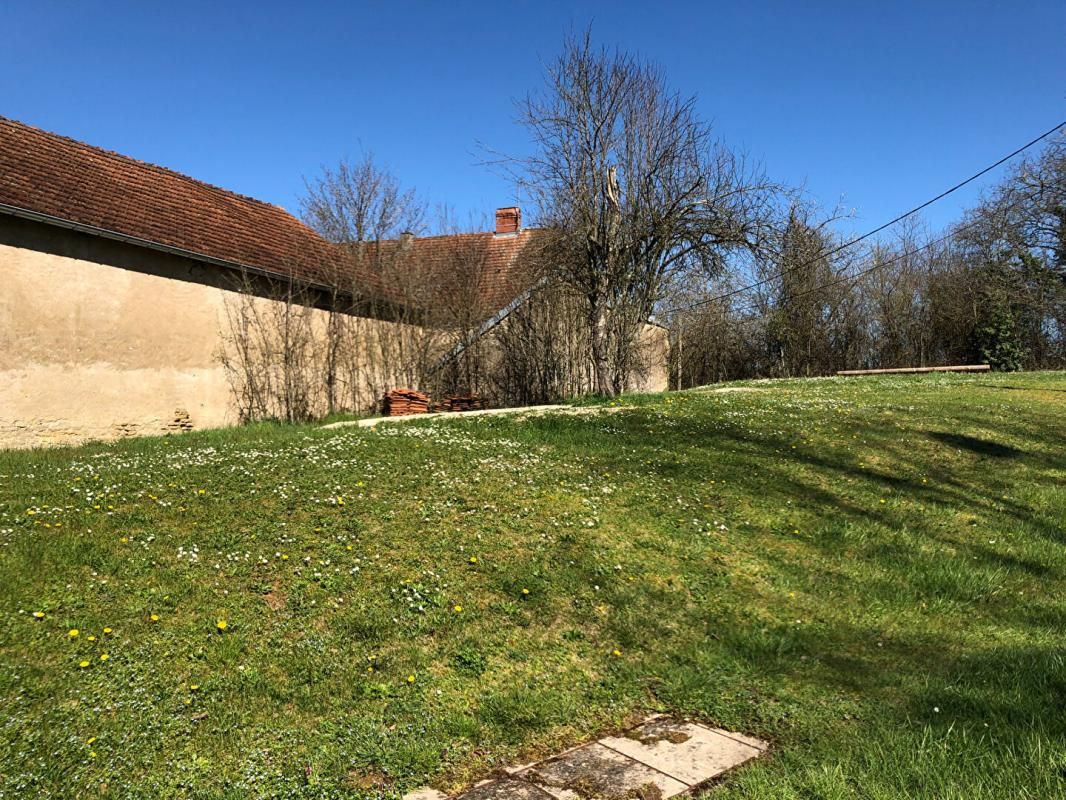 GRANDECOURT Ancien abbey à 3/4h de Vesoul, 14 chambres et de grandes possibilités d'extension 4