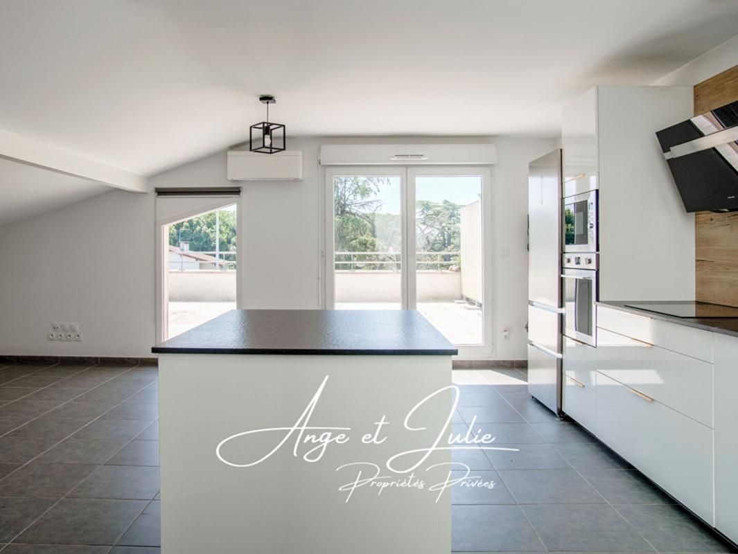 TOURNEFEUILLE Tournefeuille - Appartement T4 84.52 m2 carrez (100m2 au sol), terrasse de plus de 43m2, 3 places de parking 3