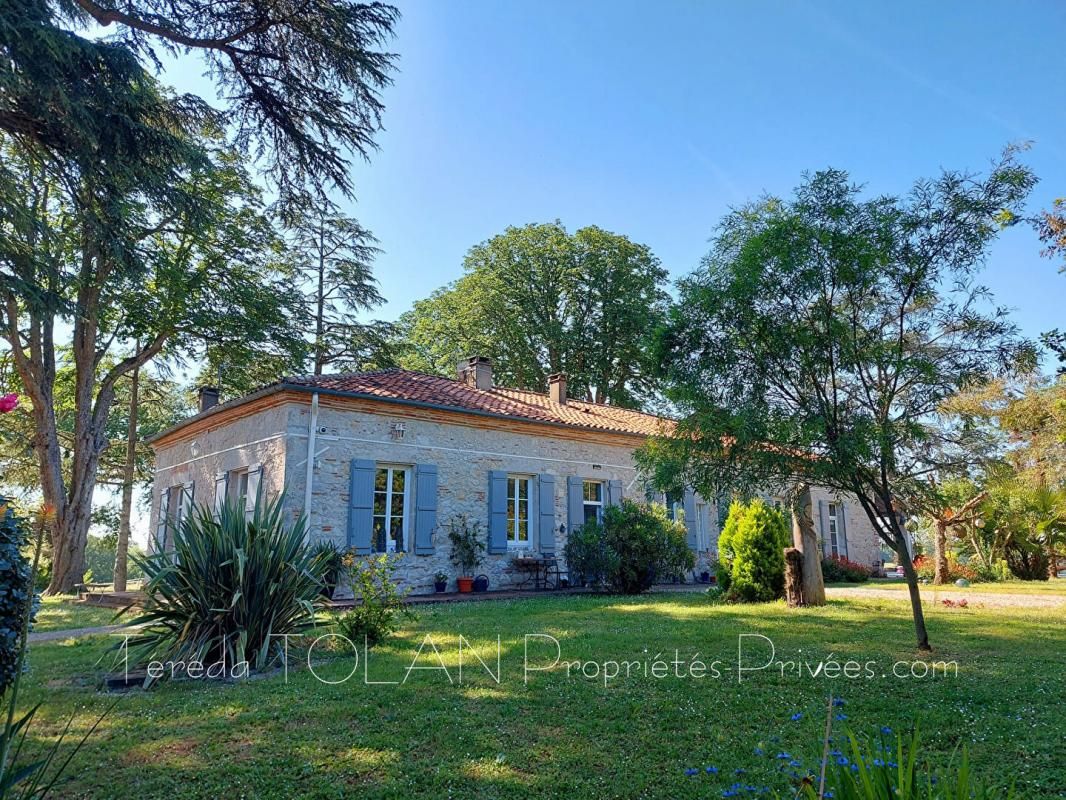 AGEN Sud Agen : Demeure de prestige 14 pièce(s) 450 m2, Parc, Vue 4