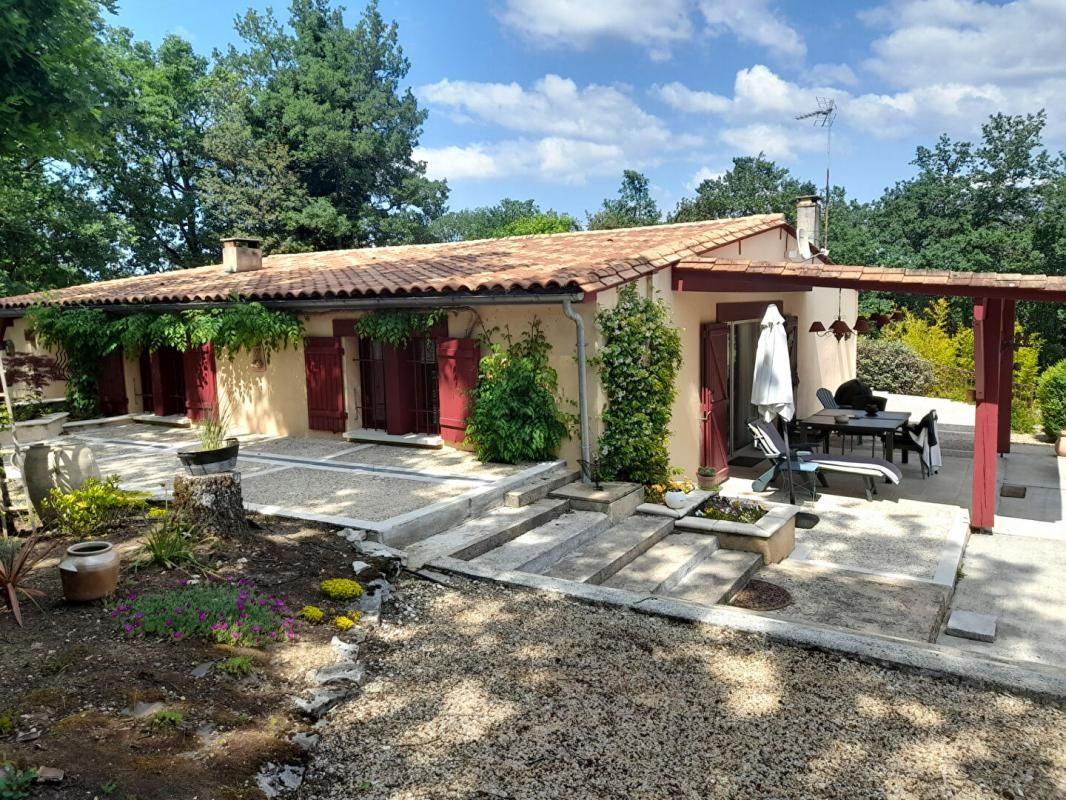 CHOURGNAC 2 Maisons / piscine / terrain 6000m² 3