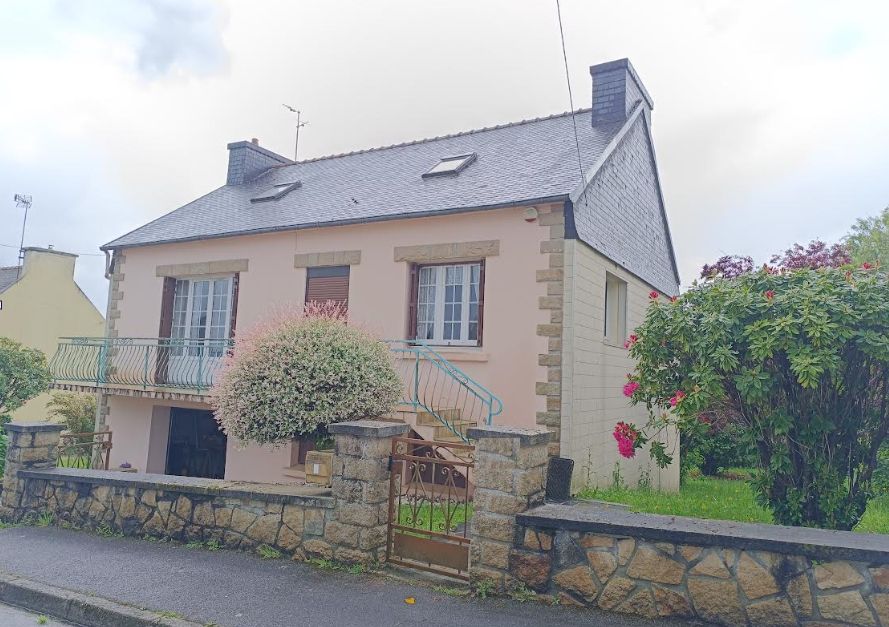 29520 Châteauneuf du Faou maison sous sol complet 3 / 4 chambres