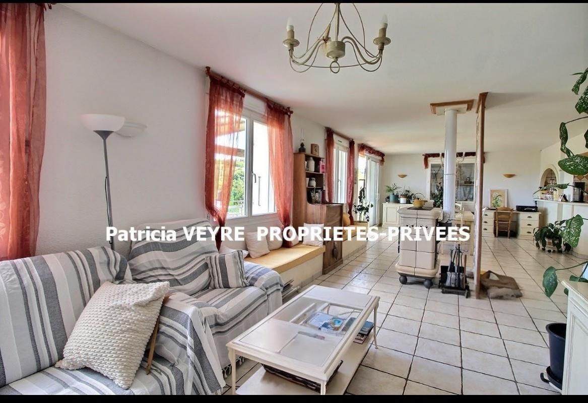 LUPE Maison de 277 m² sur terrain de 3116 m² avec piscine 4