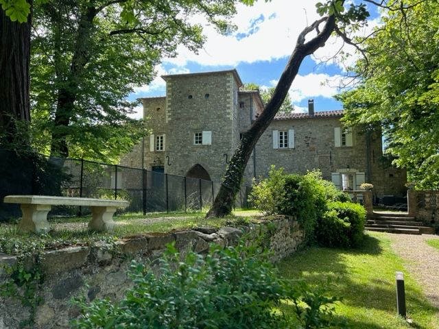 Maison de maitre XVIII -ème 600m² chambres d'hôtes réceptions mariages