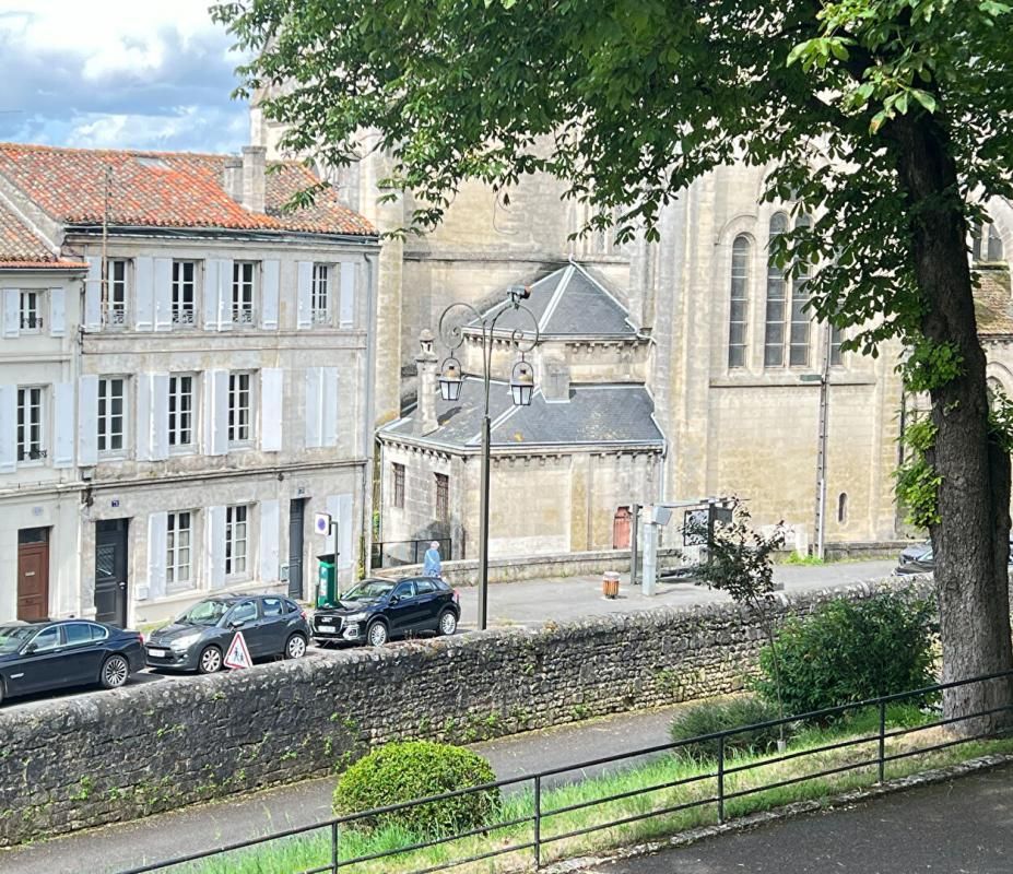 Maison 6 chambres Angouleme Jardin Vert