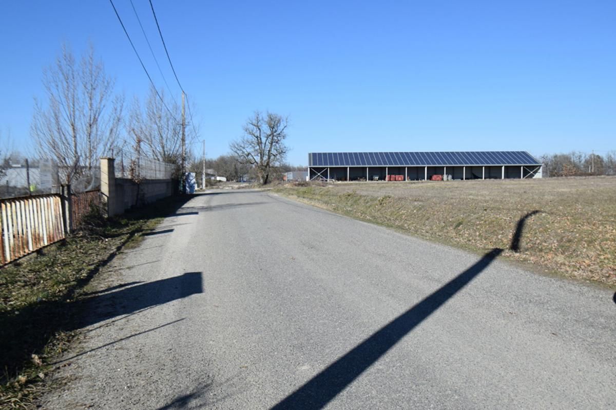 CAHORS Entre Cahors et Caussade, Terrain constructible (Avec permis pour maison d'habitation de fonction en ZAC) 2