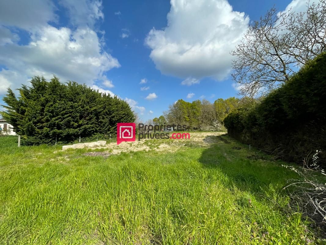 Terrain à Bâtir Proche CHINON 1506m²