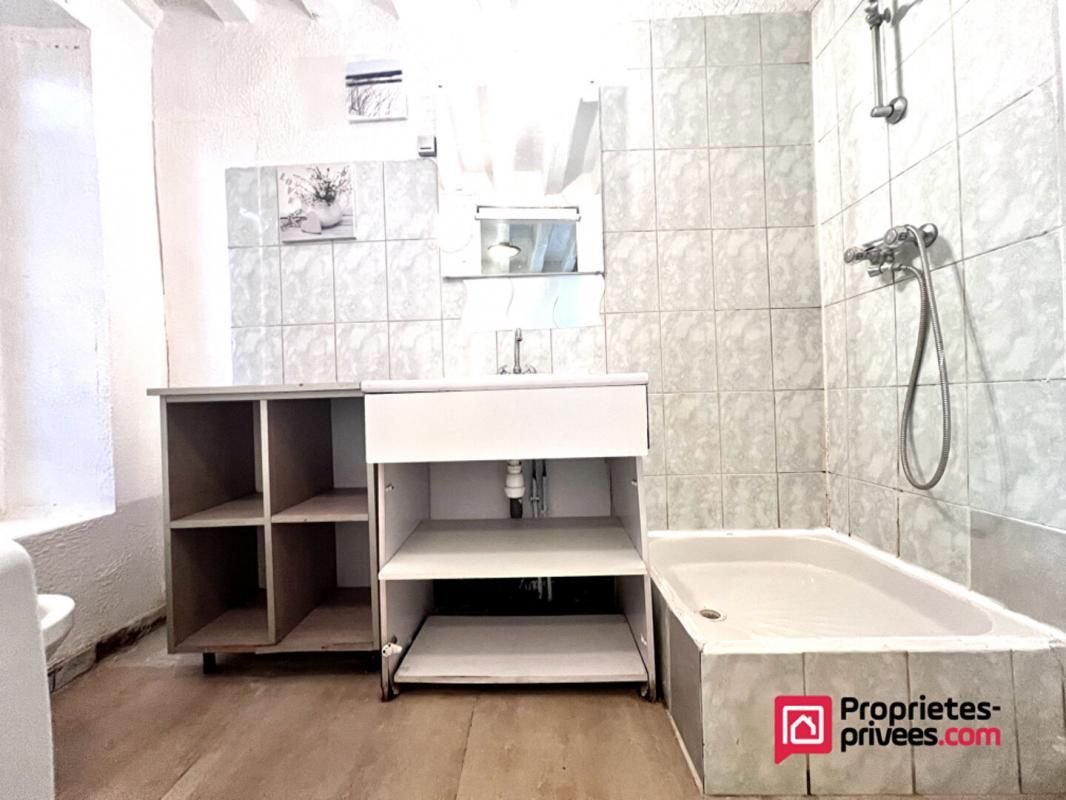 FOSSES Studio de 25m² en Rez-de-Jardin à Fosses 3
