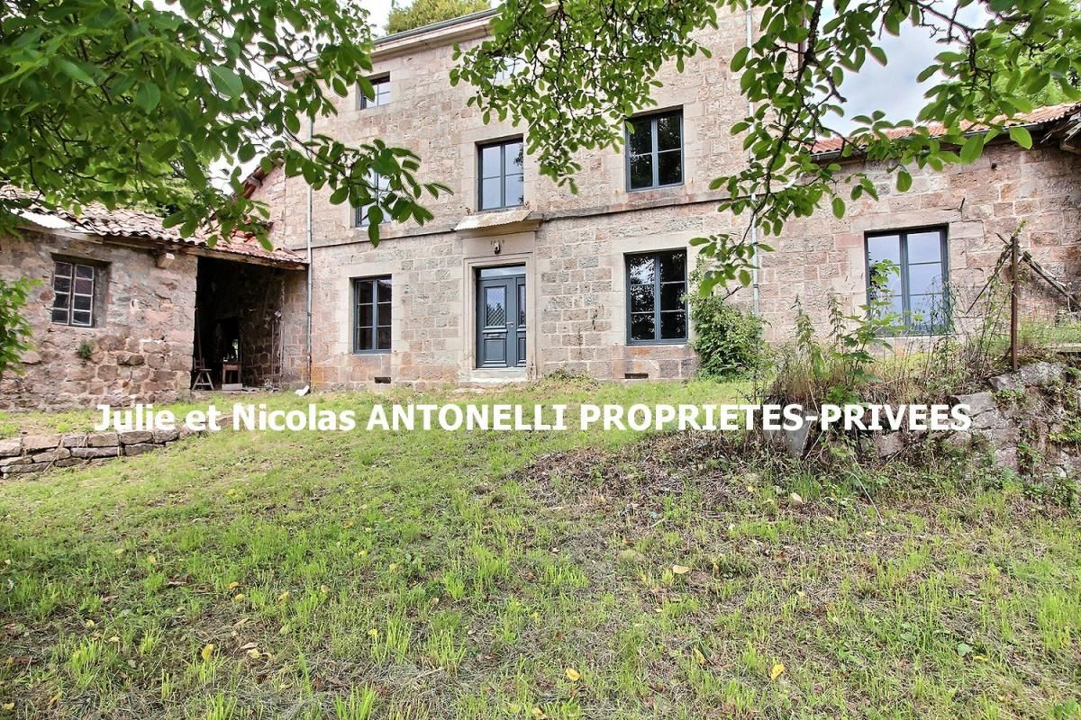 RIOTORD Maison de Maitre environ 180m² habitables avec granges à rénover sur 1 hectare de terrain 2