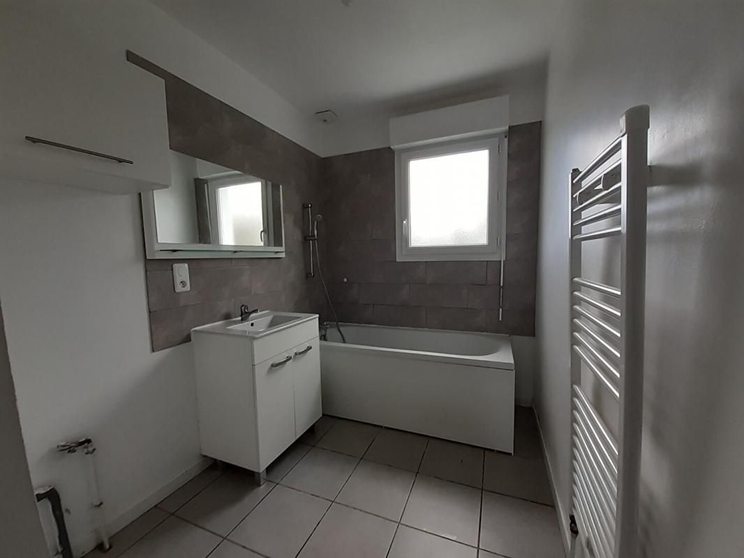 GANCOURT-SAINT-ETIENNE Maison de plain pied 3 chambres Louée à Gancourt Saint Etienne 4