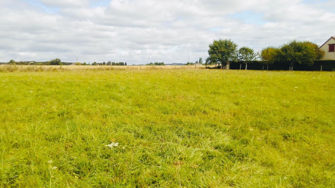 Terrain constructible proche Pontgouin 1074m2