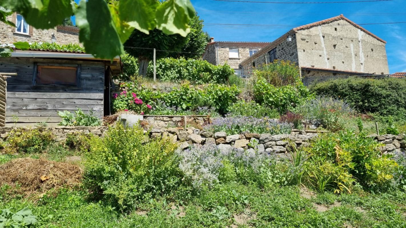 GRAIX Graix 42220 maison de village 2 chambres garage terrain non attenant 285m² 1