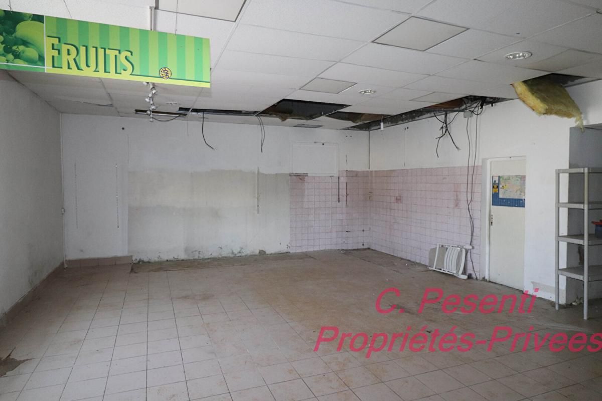 LAGNY-SUR-MARNE Local commercial Lagny Sur Marne 4 pièce(s) 172 m2 4